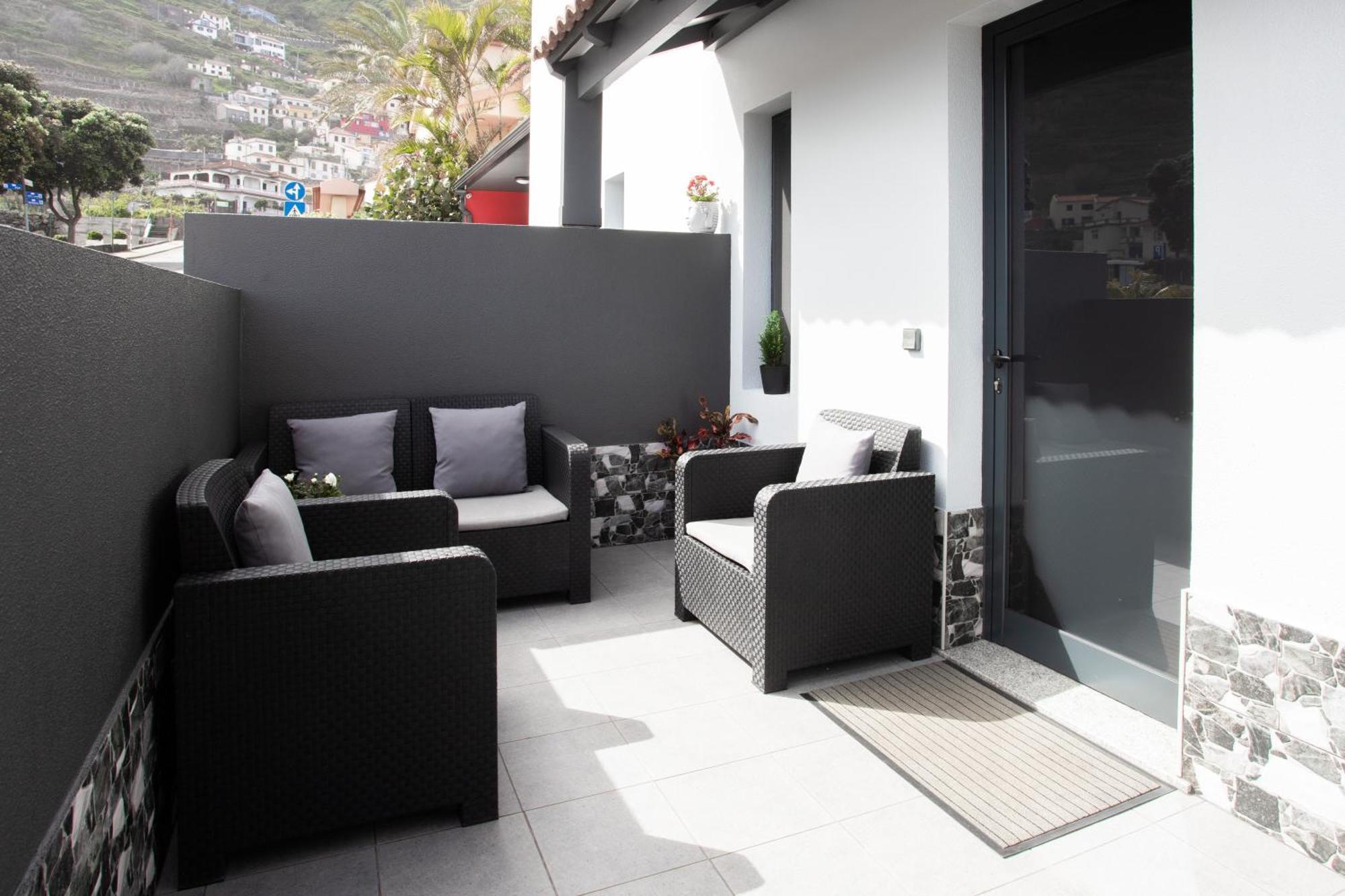Village Center Two Bedroom * Porto Moniz
